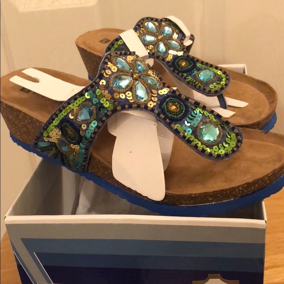 White Mountain Shoes - ❤️❤️ Brand NIB White Mountain Beaded Sandals 9M